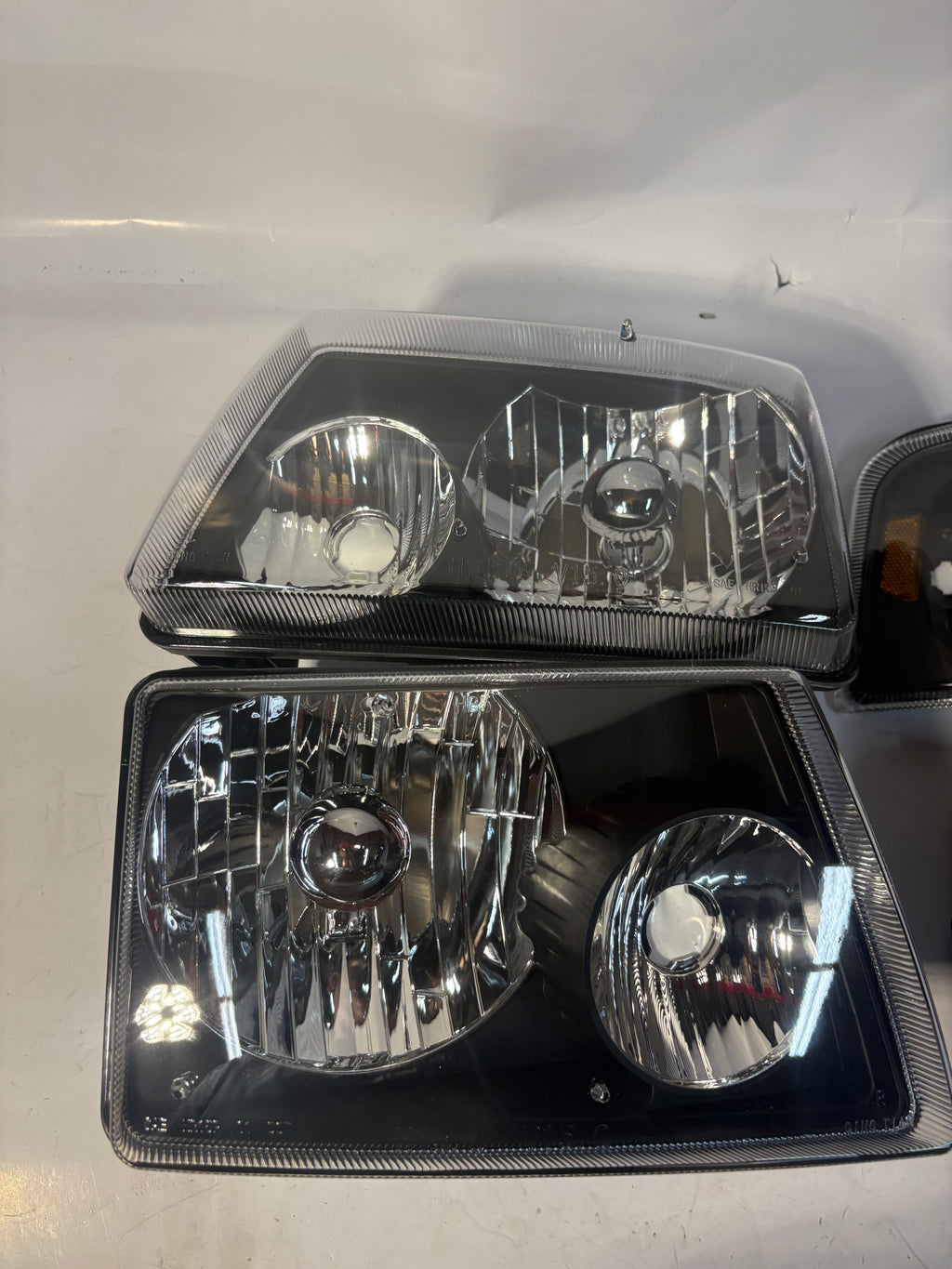 01-11 FORD RANGER BLACK HOUSING AMBER HEADLIGHTS REPLACEMENT