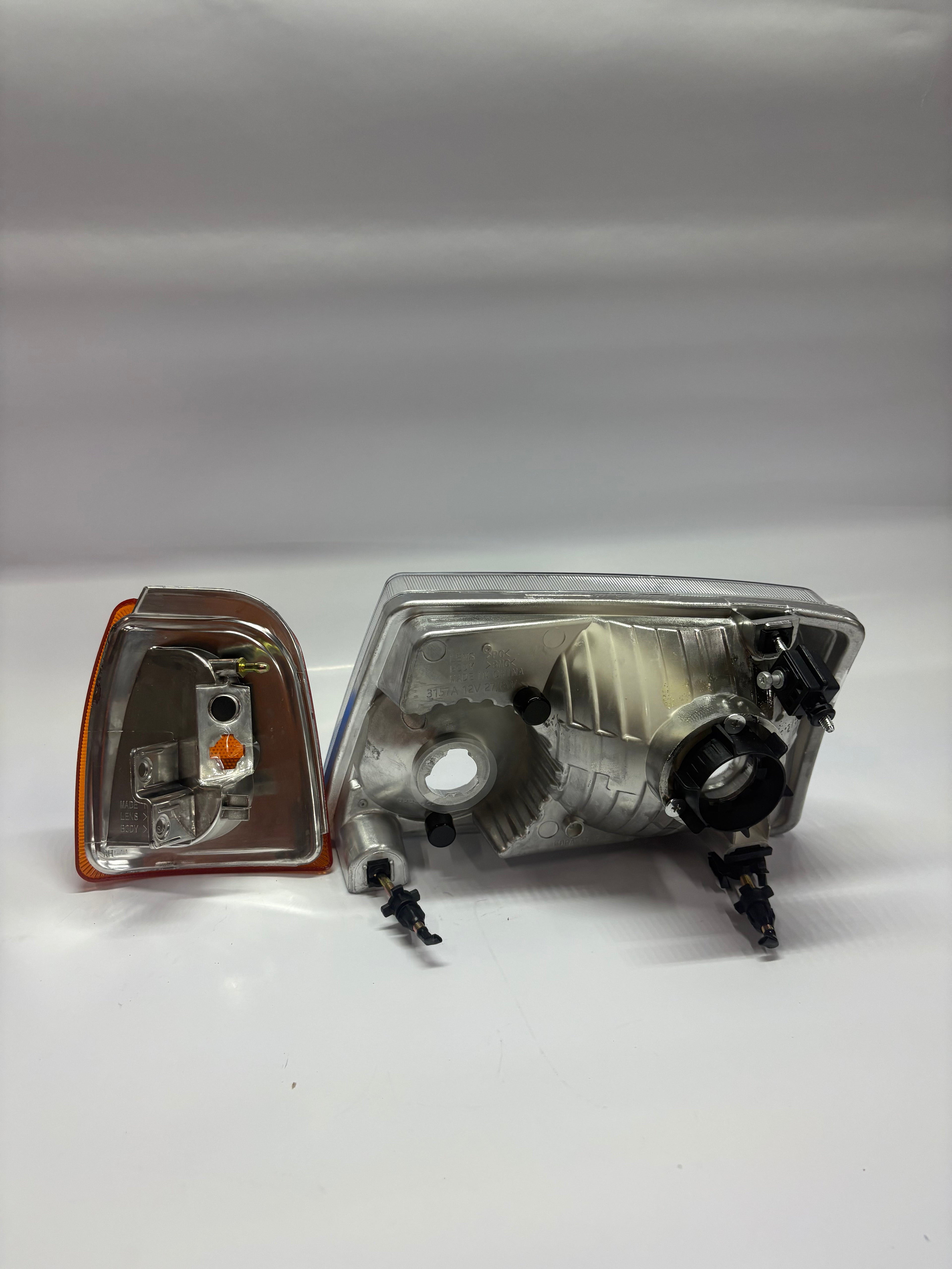 01-11 Ford Ranger Right Side Passenger Chrome Amber OE Style Headlight