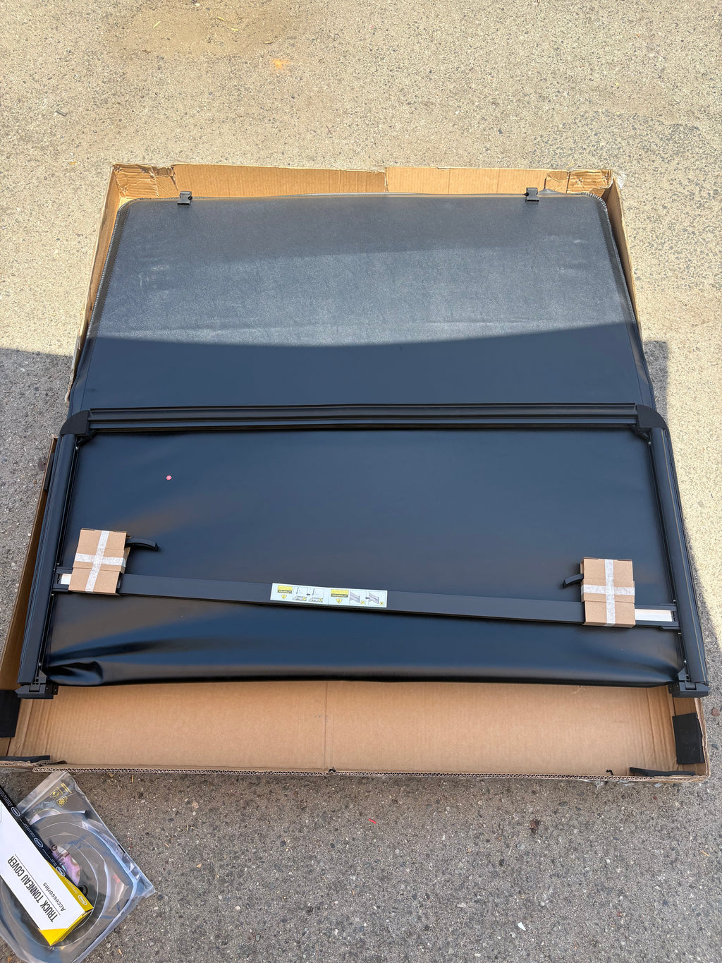 6FT 1993 - 2004 FORD RANGER STYLE SIDE / FLARE-SIDE / STEP-SIDE TRI-FOLD SOFT COVER 6FT
