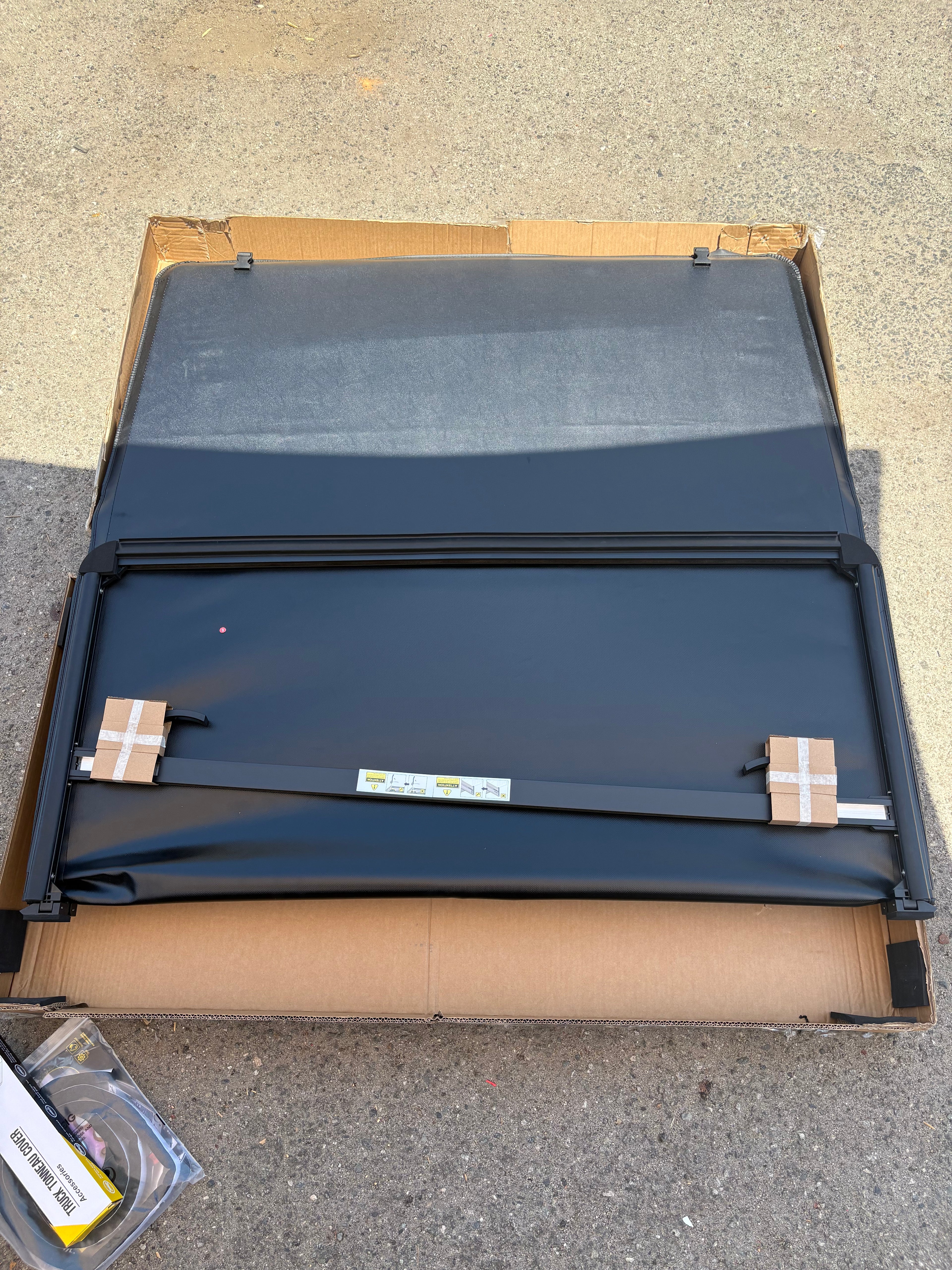 6FT 1993 - 2004 FORD RANGER STYLE SIDE / FLARE-SIDE / STEP-SIDE TRI-FOLD SOFT COVER 6FT