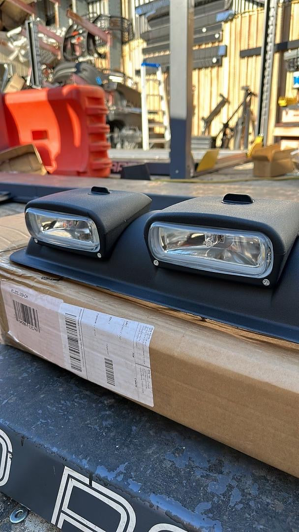 UNIVERSAL ROOF MOUNTED FOG LIGHT WITH WIRING HARNESS & INTERIOR SWITCH,VERTICAL ADJUSTABLE BEAM ANGLE,CLEAR LENS