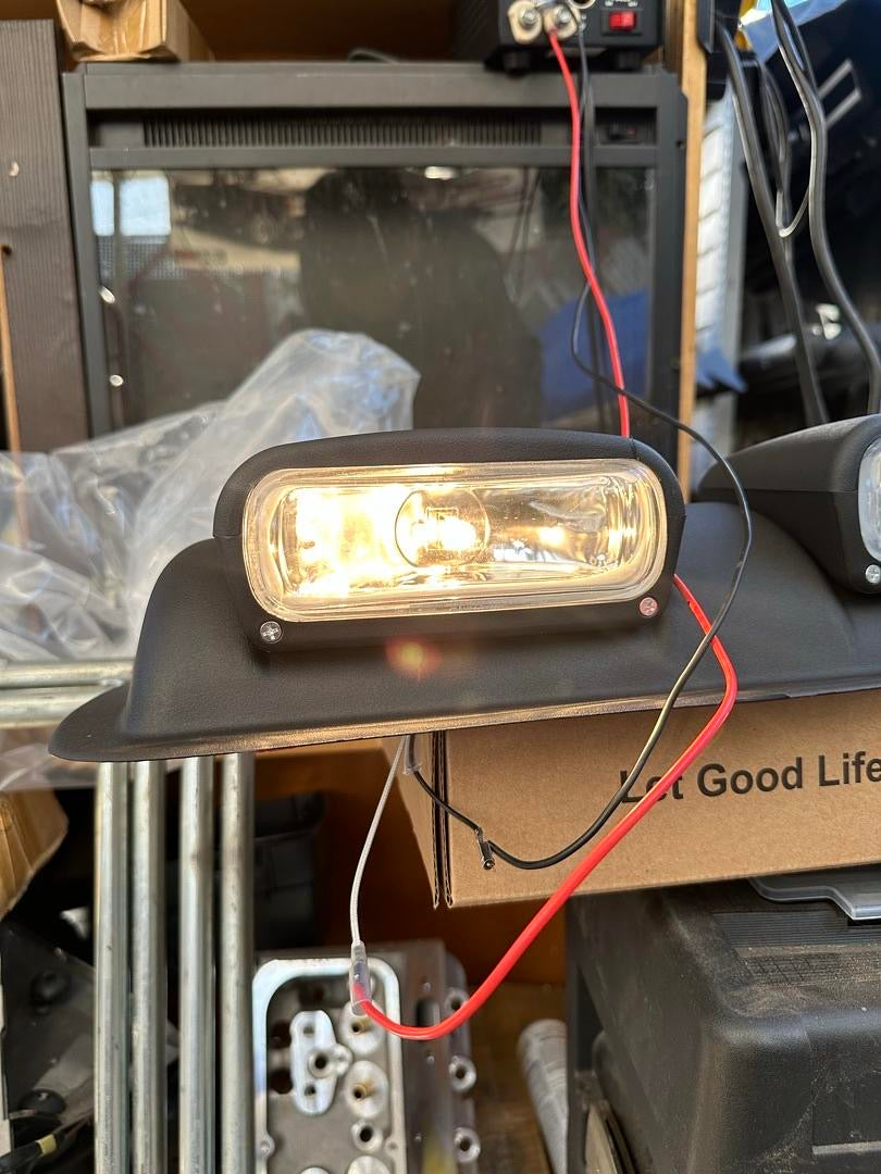 UNIVERSAL ROOF MOUNTED FOG LIGHT WITH WIRING HARNESS & INTERIOR SWITCH,VERTICAL ADJUSTABLE BEAM ANGLE,CLEAR LENS