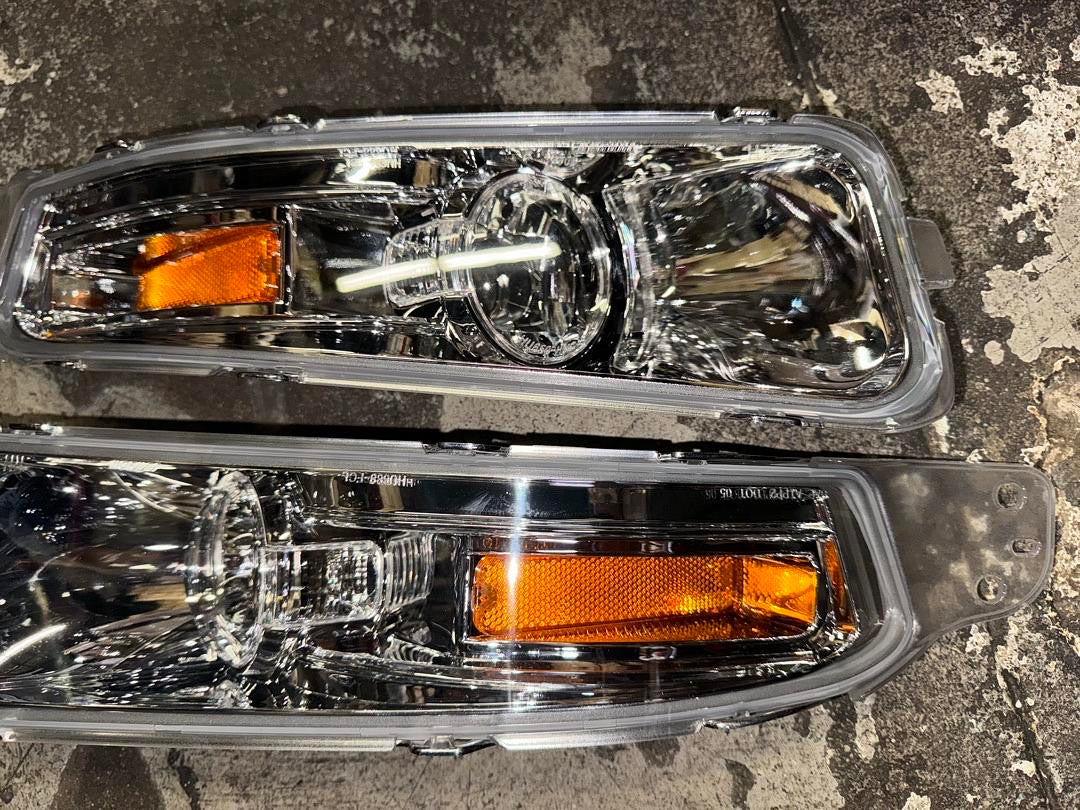 05-06 FORD MUSTANG BUMPER FOG LAMPS