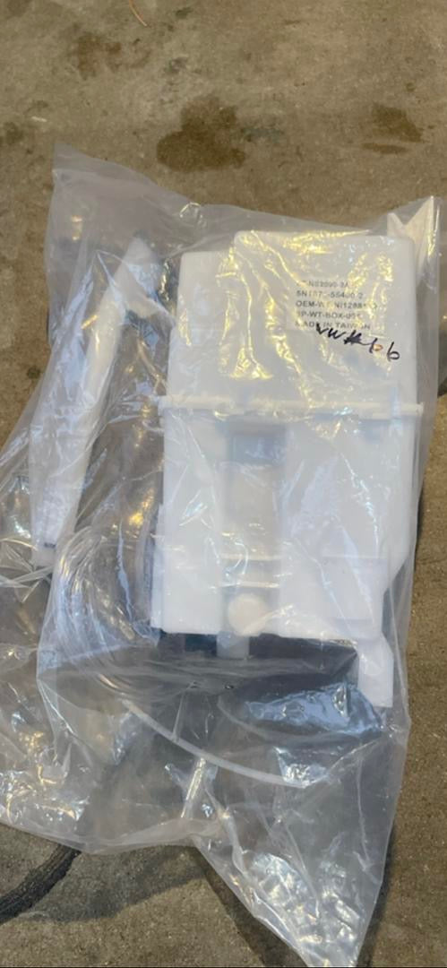 2014-2016 Rogue Factory Style Windshield Washer Fluid Reservoir W/Cap Tube & Pump OEM-WT-NI1288170