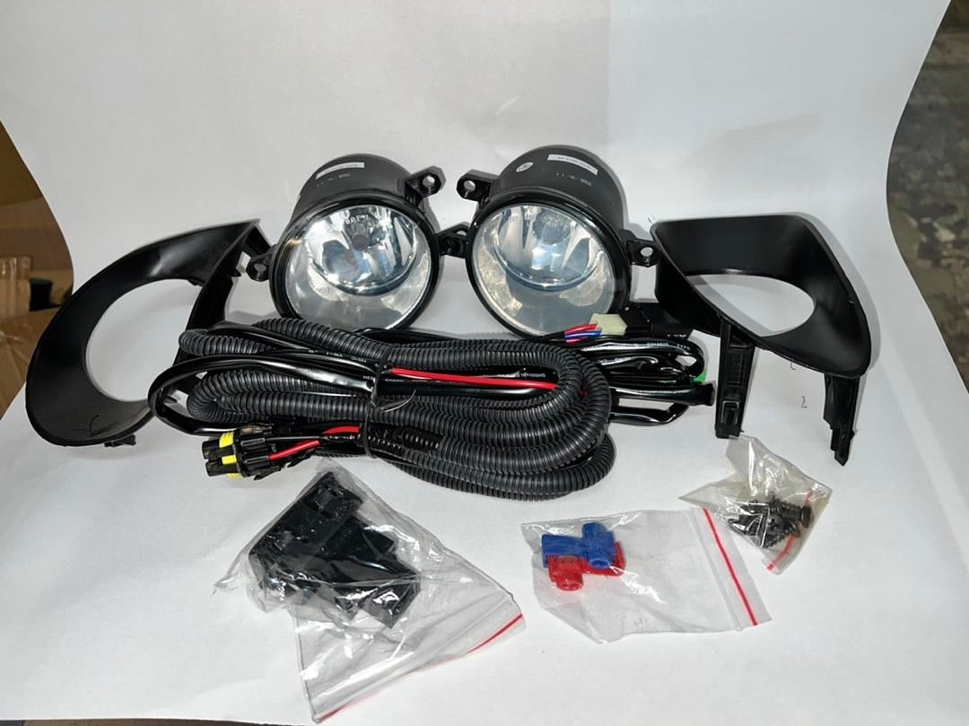 WINJET 06-08 TOYOTA YARIS 3DR CHROME CLEAR FOG LIGHTS WITH BEZEL AND SWITCH