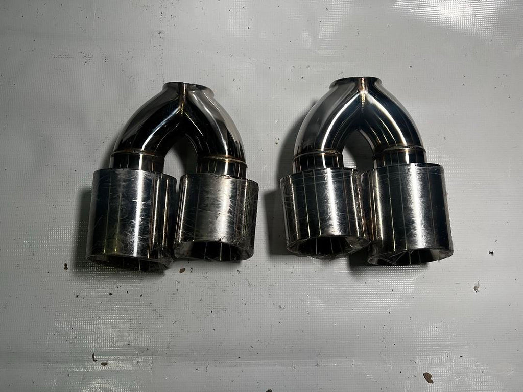 DUAL ROUND CUT MUFFLER TIP FITS OVER 2.5" OD PIPING UNIVERSAL FIT