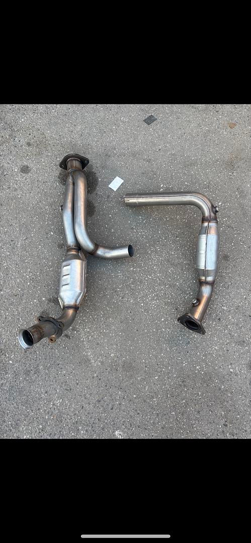 (NO HW) 99-05 GMC SIERRA CHEVY SILVERADO 1500 99-00 SILVERADO 2500 02-05 CHEVY AVALANCHE 1500 / CADILLAC ESCALADE 00-06 SUBURBAN / TAHOE 4.3L 4.8L 5.3L CATALYTIC CONVERTER EXHAU