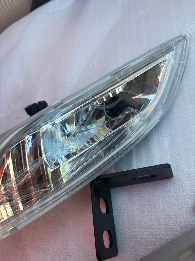 06-10 TOYOTA SIENNA LED CLEAR FOG LIGHTS WITH WIRING