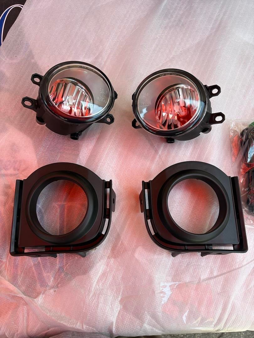 08-10 SCION XB CLEAR FOG LIGHTS