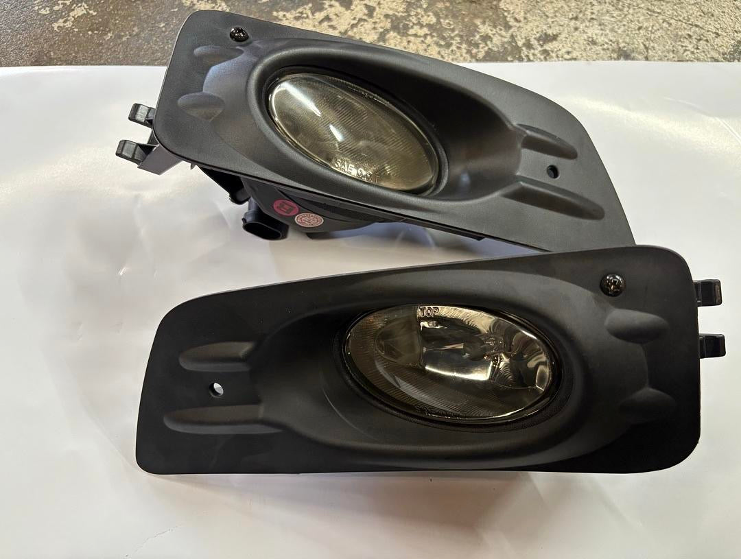06-07 HONDA ACCORD FRONT BUMPER FOG LIGHT CHROME COMPATIBLE WITH 4DR