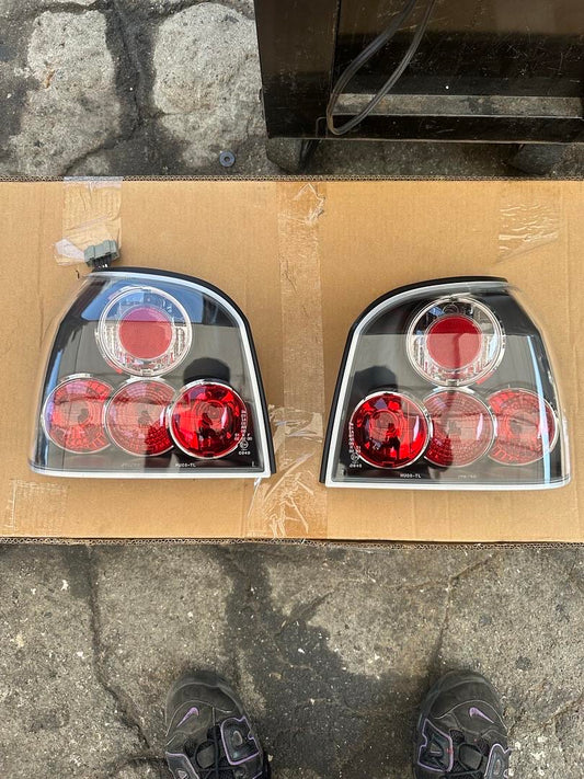 93-98 VOLKSWAGEN GOLF MK3 BLACK HOUSING CLEAR LENS TAILLIGHT ASSEMBLY