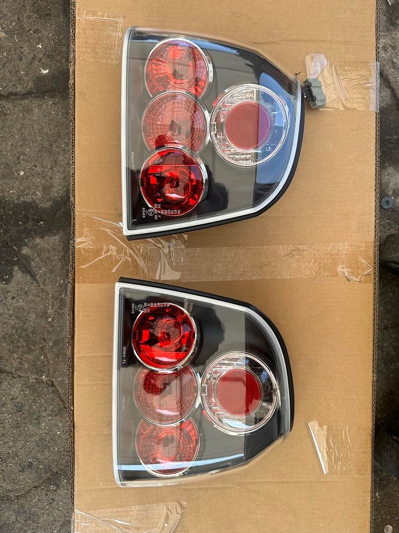 93-98 VOLKSWAGEN GOLF MK3 BLACK HOUSING CLEAR LENS TAILLIGHT ASSEMBLY