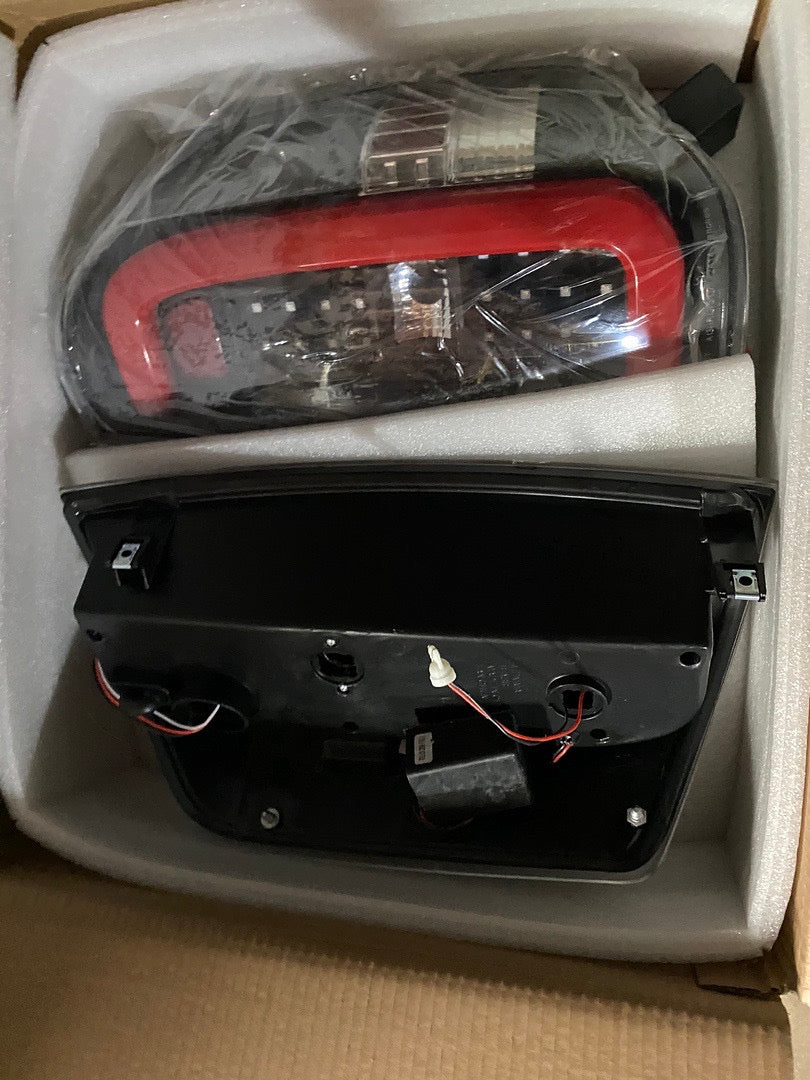 14-18 TUNDRA BLACK HOUSING AND clear lens  WITH LED TAIL LIGHTS