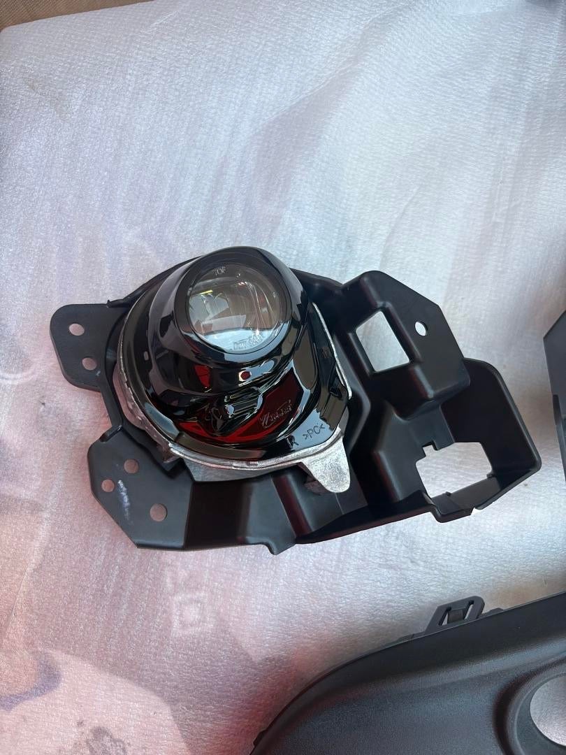 2017 MAZDA 3 CLEAR FOG LIGHTS WITH WIRING AND BEZEL CFWJ-0540-C