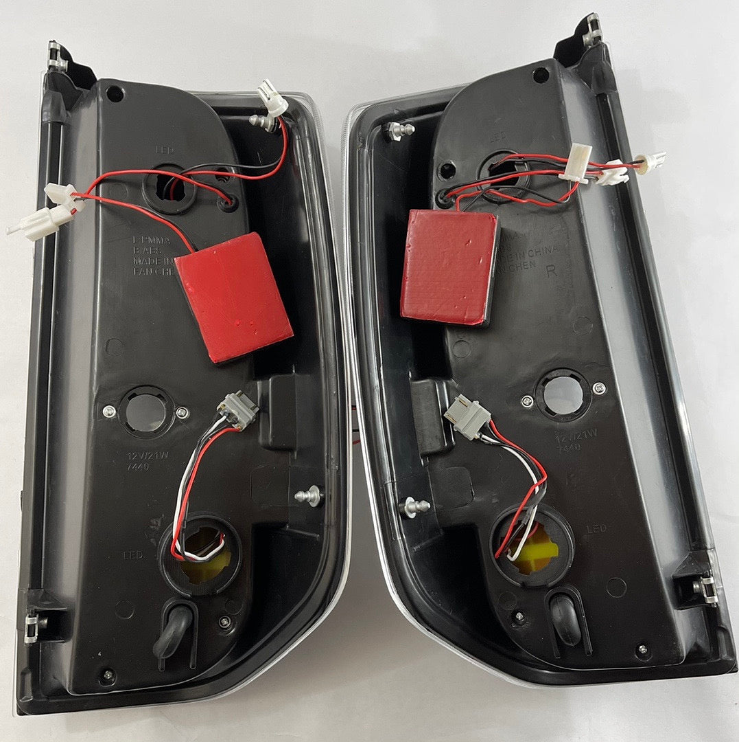 14-18 TOYOTA TUNDRA LED BLACK/ CLEAR TAIL LIGHTS