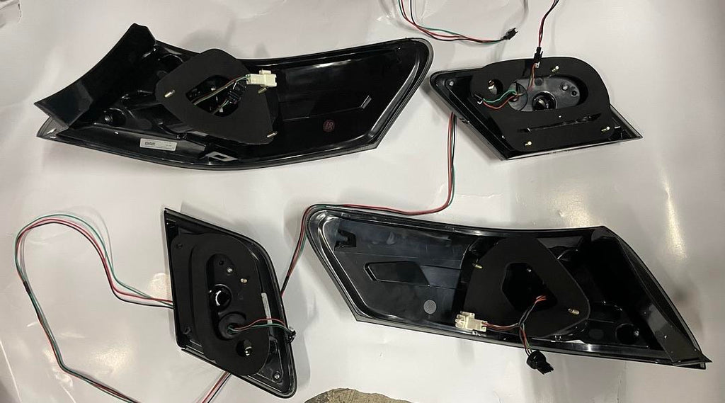 06-11 TOYOTA CAMRY SEDAN SMOKED LED TAILLIGHTS DOES NOT FIT HYBRID MODELS & CAMRY LE & SE & FACTORY LED LAMP