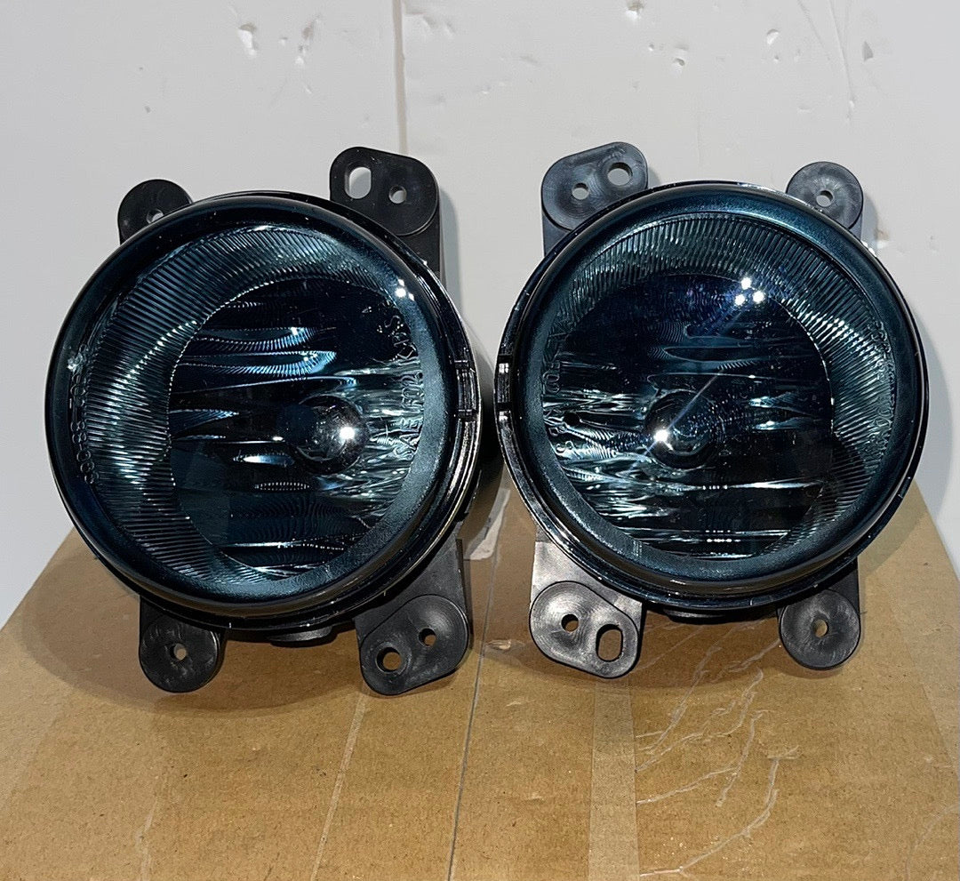 05–10 CHRYSLER 300 C SRT8 07-18 JEEP WRANGLER JK SMOKED LENS FOG LIGHTS FL-NS002-SM