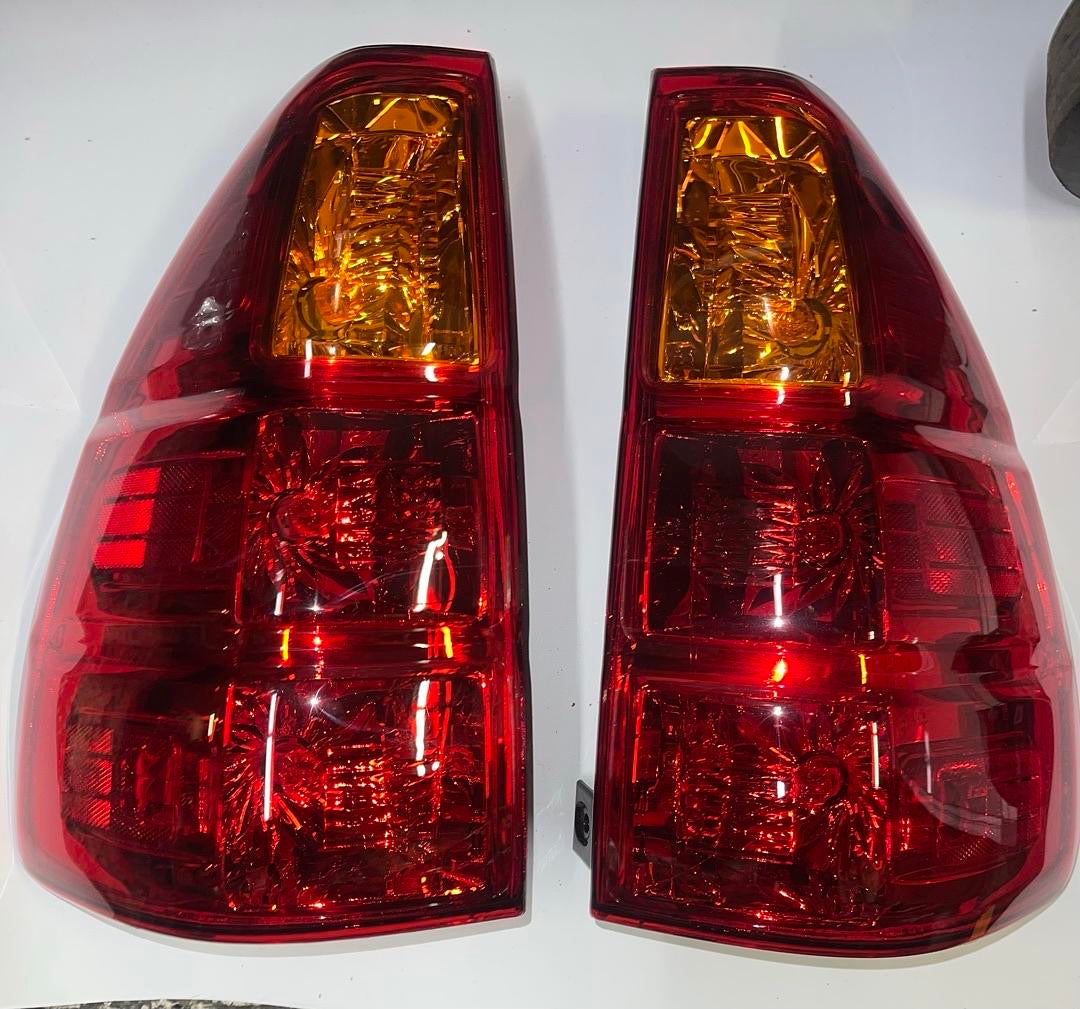03-09 LEXUS GX470 TAILLIGHTS RED / AMBER