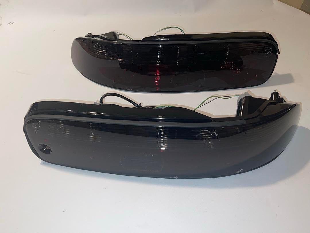 TAIL LIGHT ASSEMBLY DRIVER & PASSENGER SIDE [COMPATIBLE WITH 92-00 SC300 SC400]