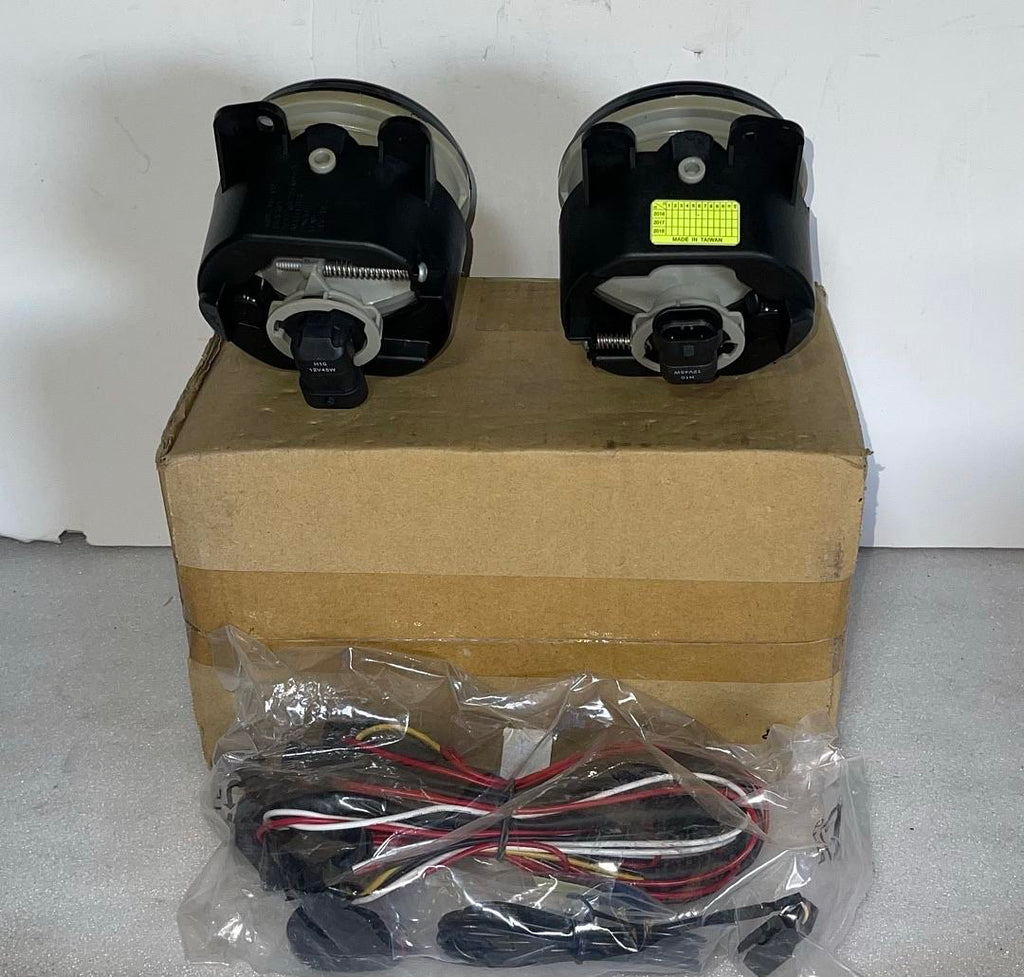 05-10 CHRYSLER 300/300C LX SMOKED LENS OE BUMPER FOG LIGHT LAMP PAIR+SWITCH FL-T002-SM