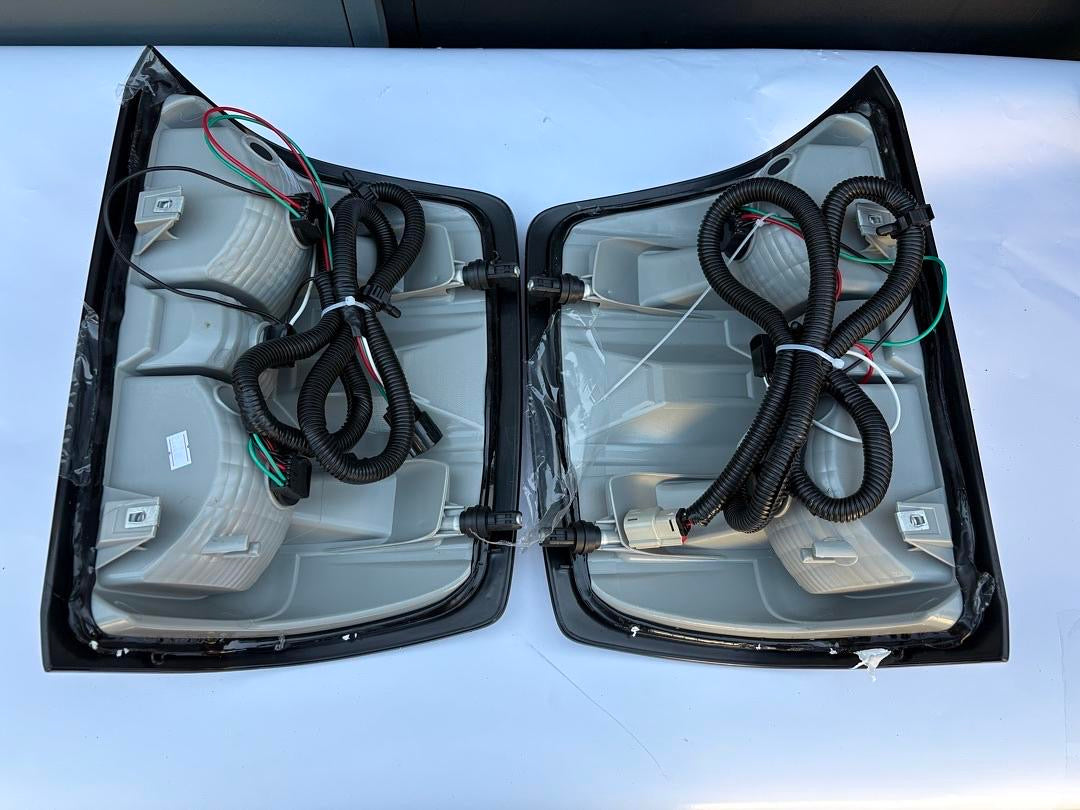 16-18 CHEVY SILVERADO ORIGINAL STYLE RED LENS TAILLIGHTS