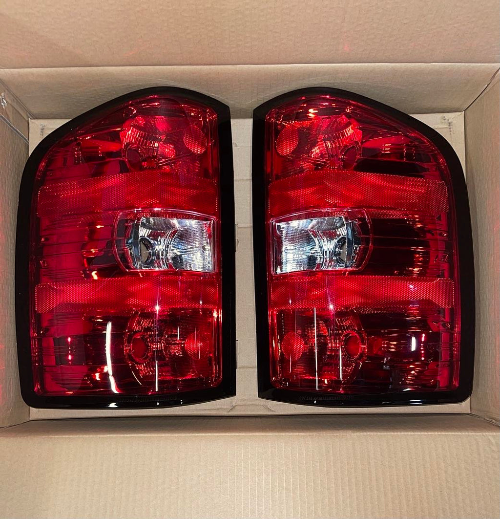 X00493J1JL | 07-13 CHEVY SILVERADO 1500 ORIGINAL STYLE RED TAILLIGHT(ON TOP OF SHIPPING)