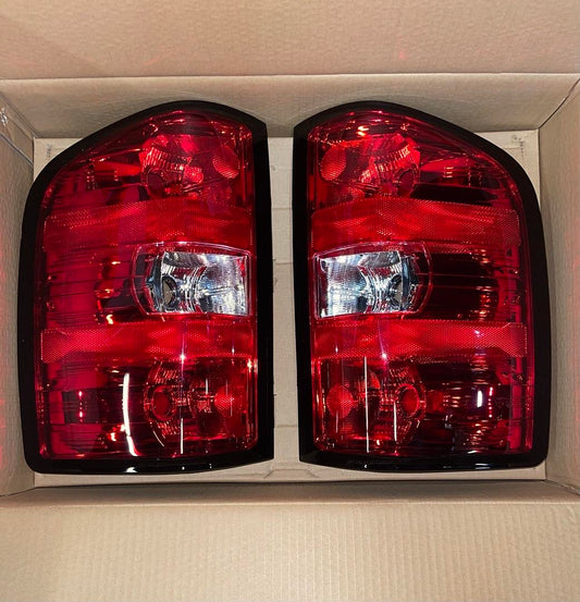 07-13 CHEVY SILVERADO 1500 ORIGINAL STYLE RED TAILLIGHT(ON TOP OF SHIPPING)