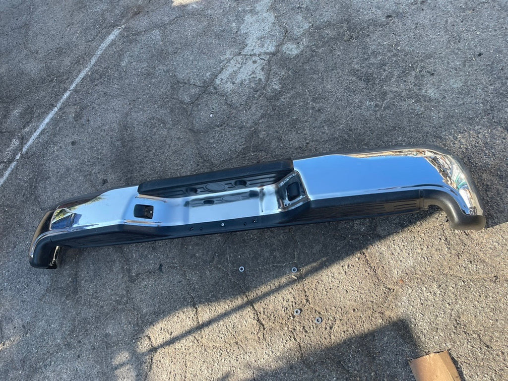 TY819-102BO 05-15 TOYOTA TACOMA REAR CHROME BUMPER WITH BRACKETS AND WIRING WHITE BOX