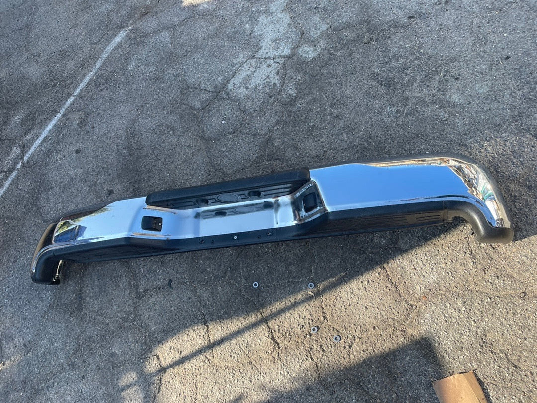 TY819-102BO 05-15 TOYOTA TACOMA REAR CHROME BUMPER WITH BRACKETS AND WIRING WHITE BOX