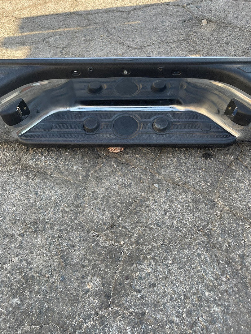 TY819-102BO 05-15 TOYOTA TACOMA REAR CHROME BUMPER WITH BRACKETS AND WIRING WHITE BOX