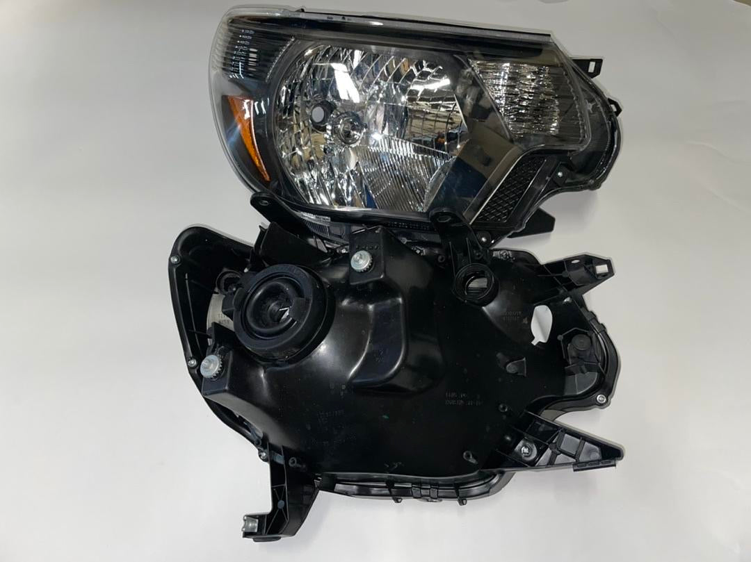 REFURBISHED 12-15 TOYOTA TACOMA BLACK AMBER HEADLIGHTS
