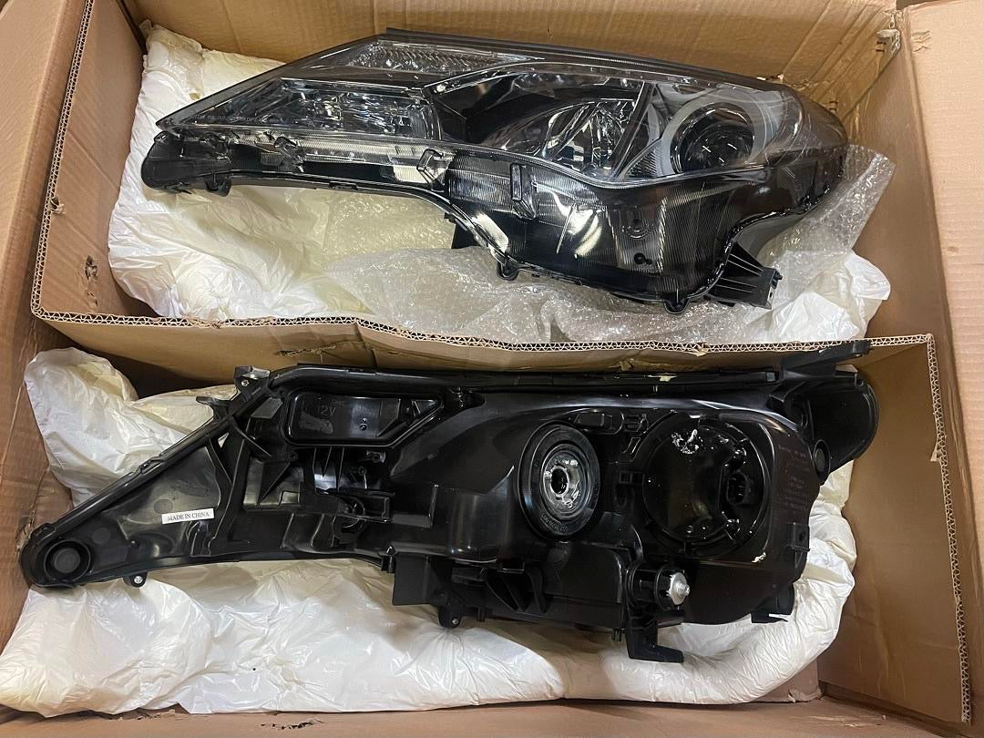 REFURBISHED 13-15 TOYOTA RAV4 BLACK HOUSING AND CLEAR WITH PROJECTOR HEADLIGHTS