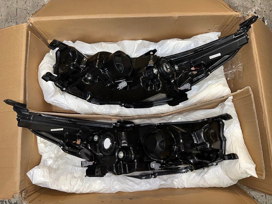 REFURBISHED 14-16 TOYOTA HIGHLANDER SMOKED HOUSING HEADLIGHTS