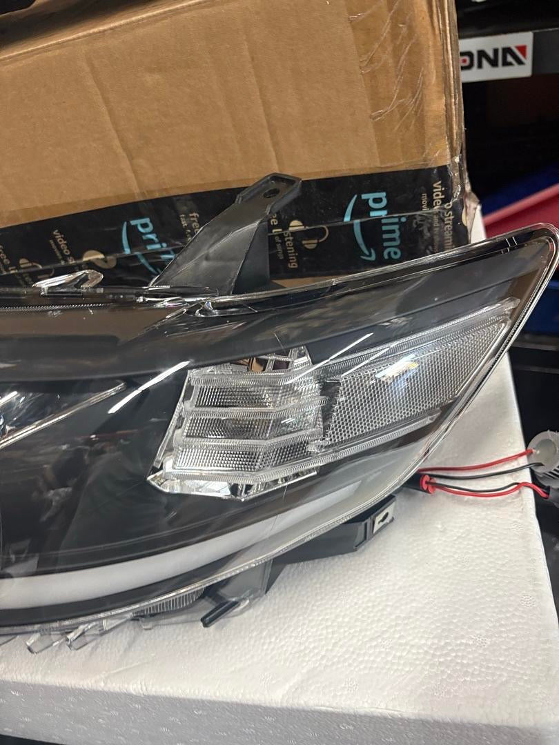 10-11 TOYOTA CAMRY VLAND PROJECTOR HEADLIGHTS W/SEQUENTIAL TURN SIGNAL