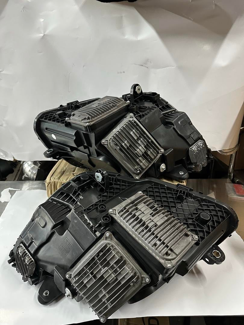 15-20 MERCEDES BENZ C CLASS HEADLIGHTS LED BLUE DYNAMIC ANIMATION DRL TURN SIGNAL DOES NOT FIT 15-18 FACTORY HALOGEN AND 19-20 HIGH MATRIX LAMPS