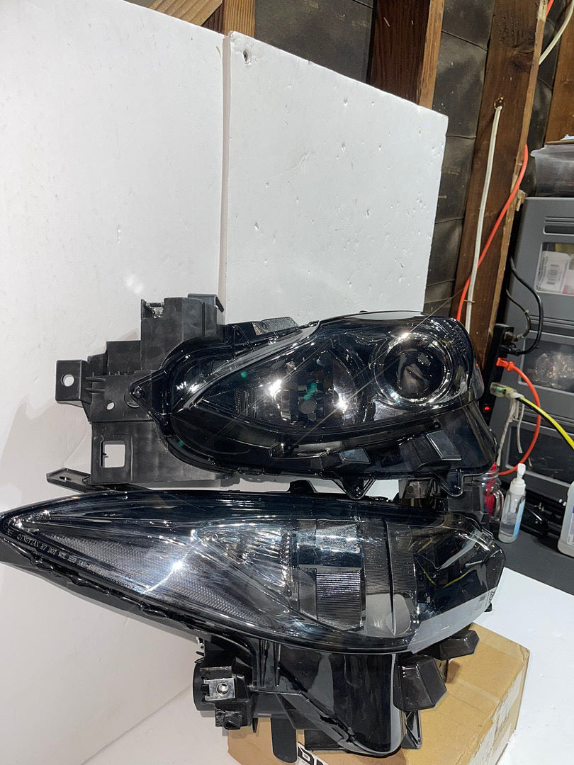 MAZDA 3 SMOKED PROJECTOR HEADLIGHTS FOR 2013 TO 2017