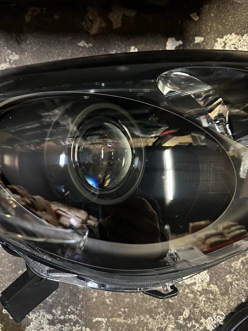 04-06 LEXUS ES300 BLACK HOUSING HEADLIGHTS