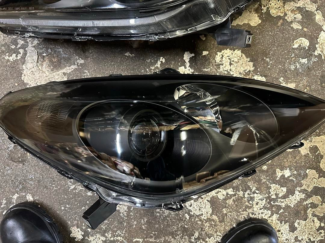 04-06 LEXUS ES300 BLACK HOUSING HEADLIGHTS