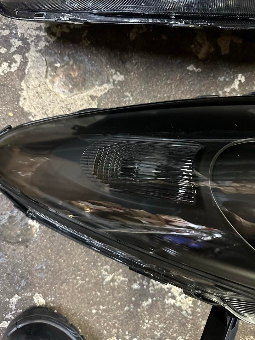 04-06 LEXUS ES300 BLACK HOUSING HEADLIGHTS