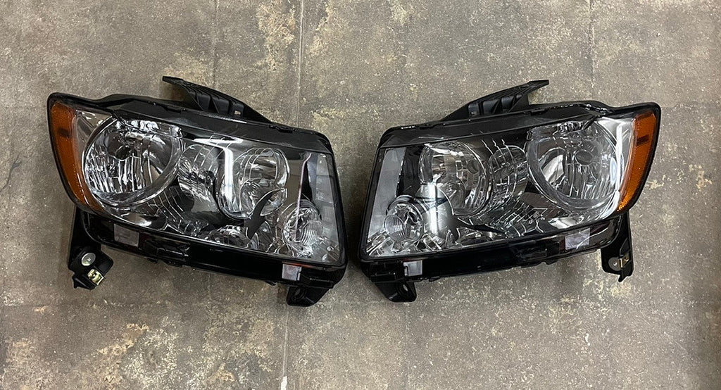 11-13 GRAND CHEROKEE SMOKED LENS AMBER HEADLIGHTS