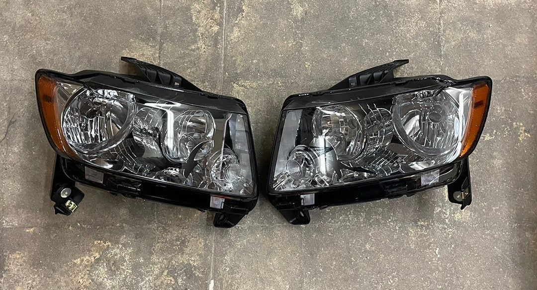 11-13 GRAND CHEROKEE SMOKED LENS AMBER HEADLIGHTS