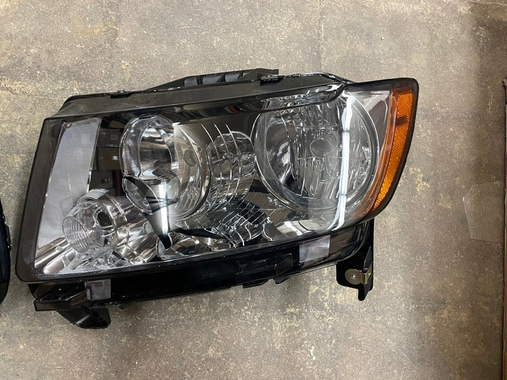 11-13 GRAND CHEROKEE SMOKED LENS AMBER HEADLIGHTS