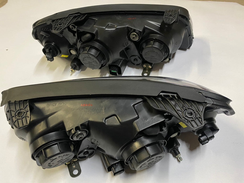 04-06 HYUNDAI ELANTRA BLACK HOUSING AMBER REFLECTORS HEADLIGHTS