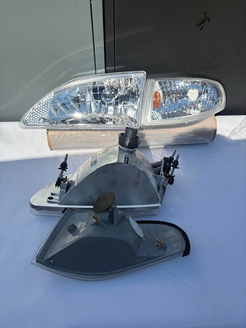94-98 FORD MUSTANG CHROME CRYSTAL AMBER 4 PCS HEADLIGHTS