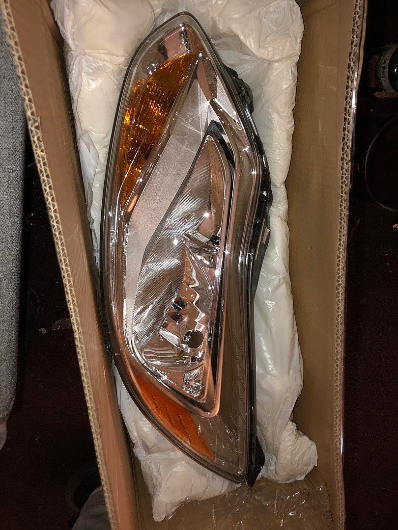 12-14 FORD FOCUS chrome amber pair of headlights
