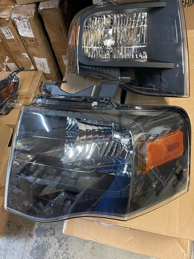 OB/ REFURBISHED 07-14 FORD EXPEDITION BLACK HOUSING HEADLIGHTS W/ AMBER CORNERS