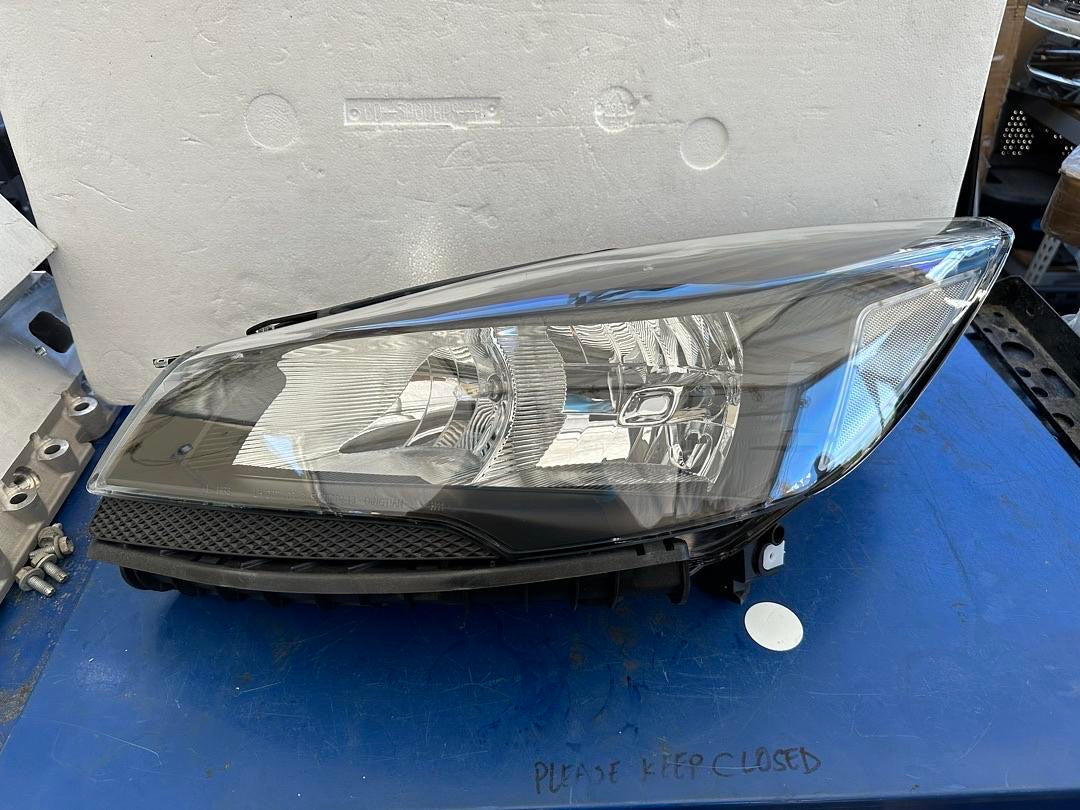 13-16 FORD ESCAPE BLACK HOUSING CLEAR CORNERS HEADLIGHT PAIR ASSEMBLY