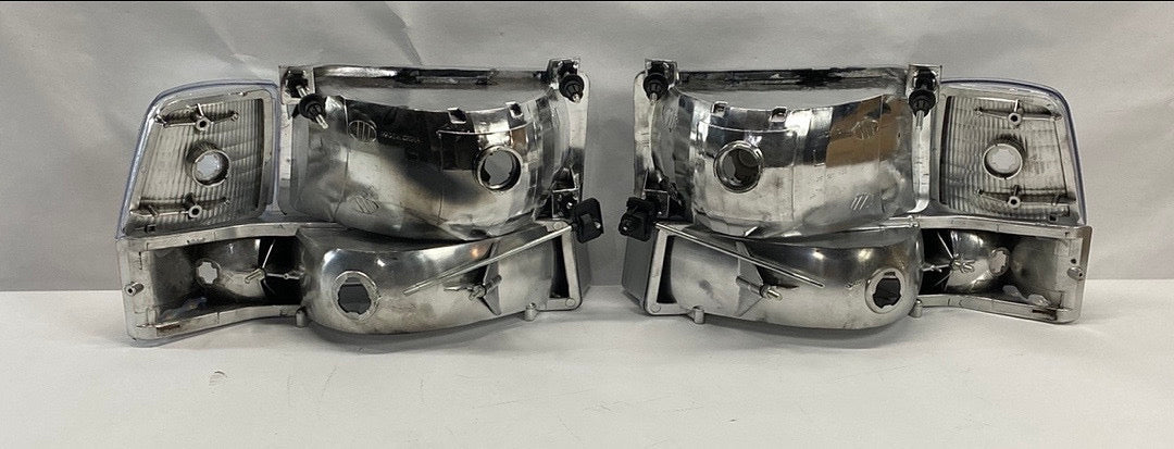 92-96 FORD F-150/ F-250/ F-350 / BRONCO CHROME HOUSING / AMBER HEADLIGHT DRIVER & PASSENGER SIDE