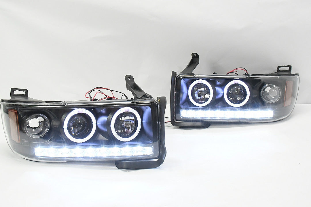 94-01 DODGE RAM 94-02 DODGE RAM 2500 3500 LED/HALO/PROJECTOR SMOKED LENS AMBER CORNER HEADLIGHTS