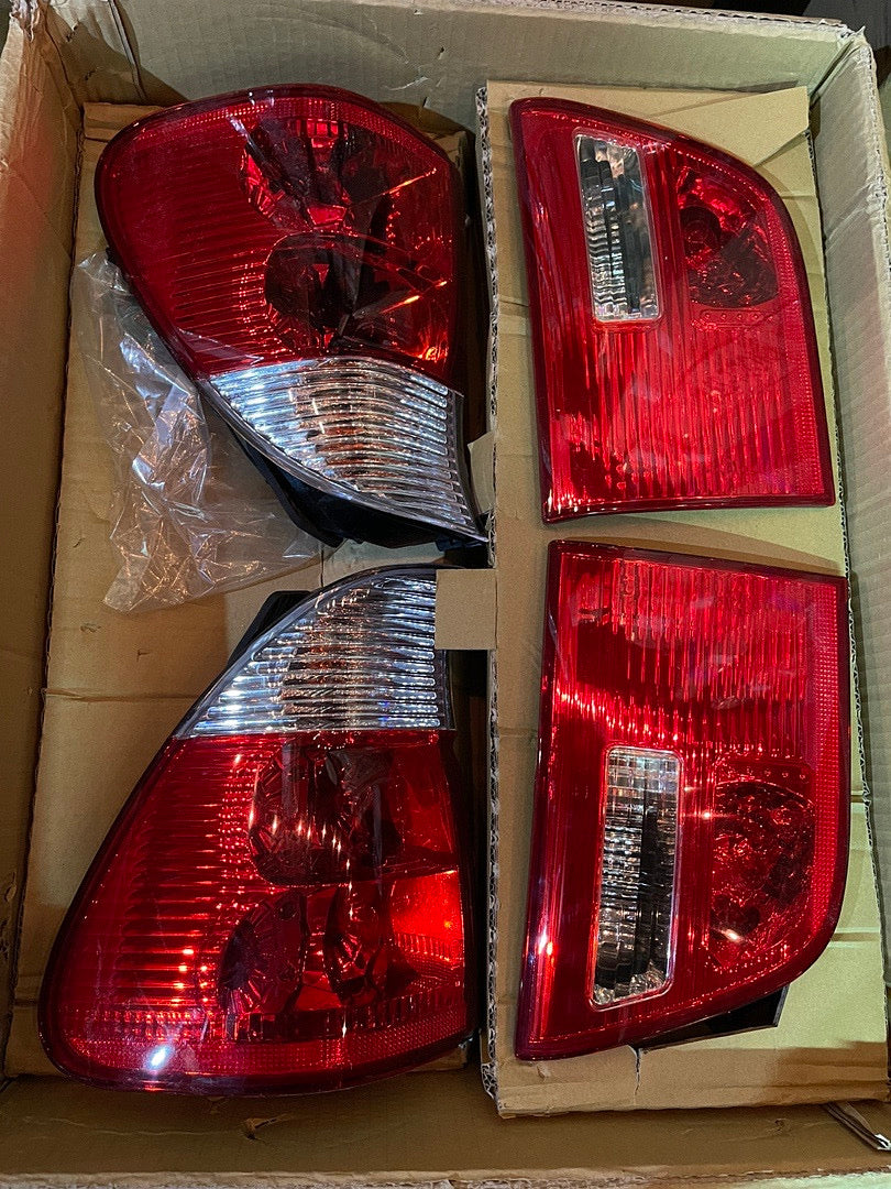 00-06 BMW X5 RED CLEAR PAIR OF TAILLIGHTS